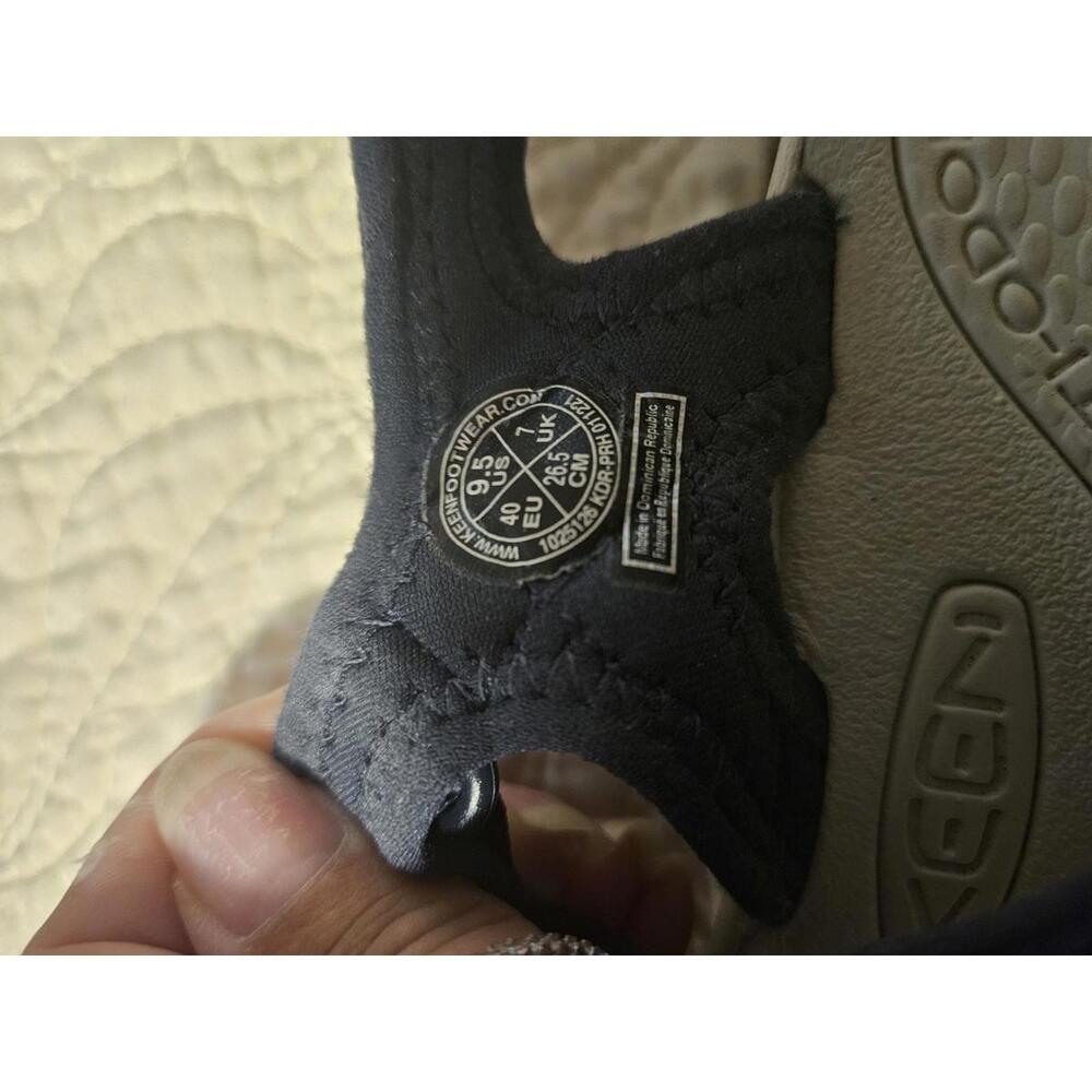 Keen sz 9.5 NEW sandals - Picture 5 of 5